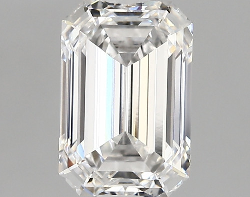 2.42 carat e VVS2 EX Cut IGI emerald diamond